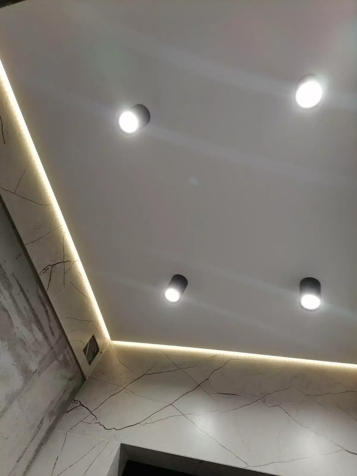 Натяжной потолок с теневым профилем — Туапсе, Фрунзе, 26, фото 2